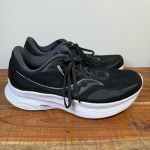 Saucony Women’s Black and White Athletic Shoes, 8.5W